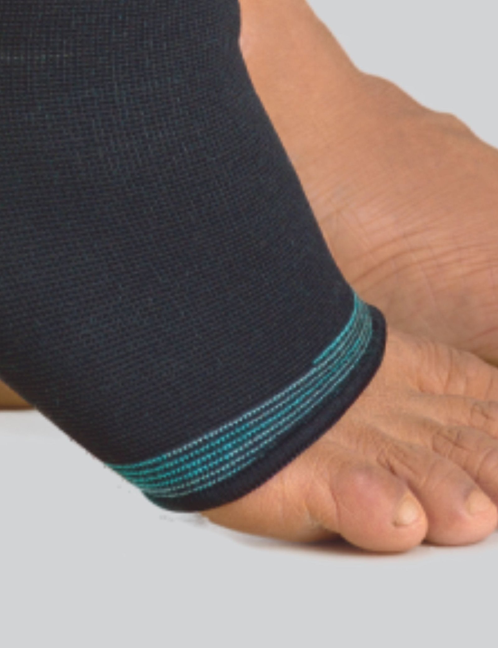 Dyna Comfort Ankle Support-Side-3 Dyna Comfort Ankle Support-Side-3